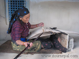 Village woman weaving in Siklis