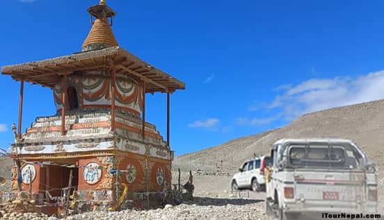 Upper Mustang tour by jeep